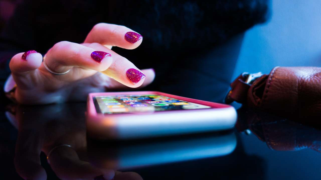pericolo sovraccarico telefonino