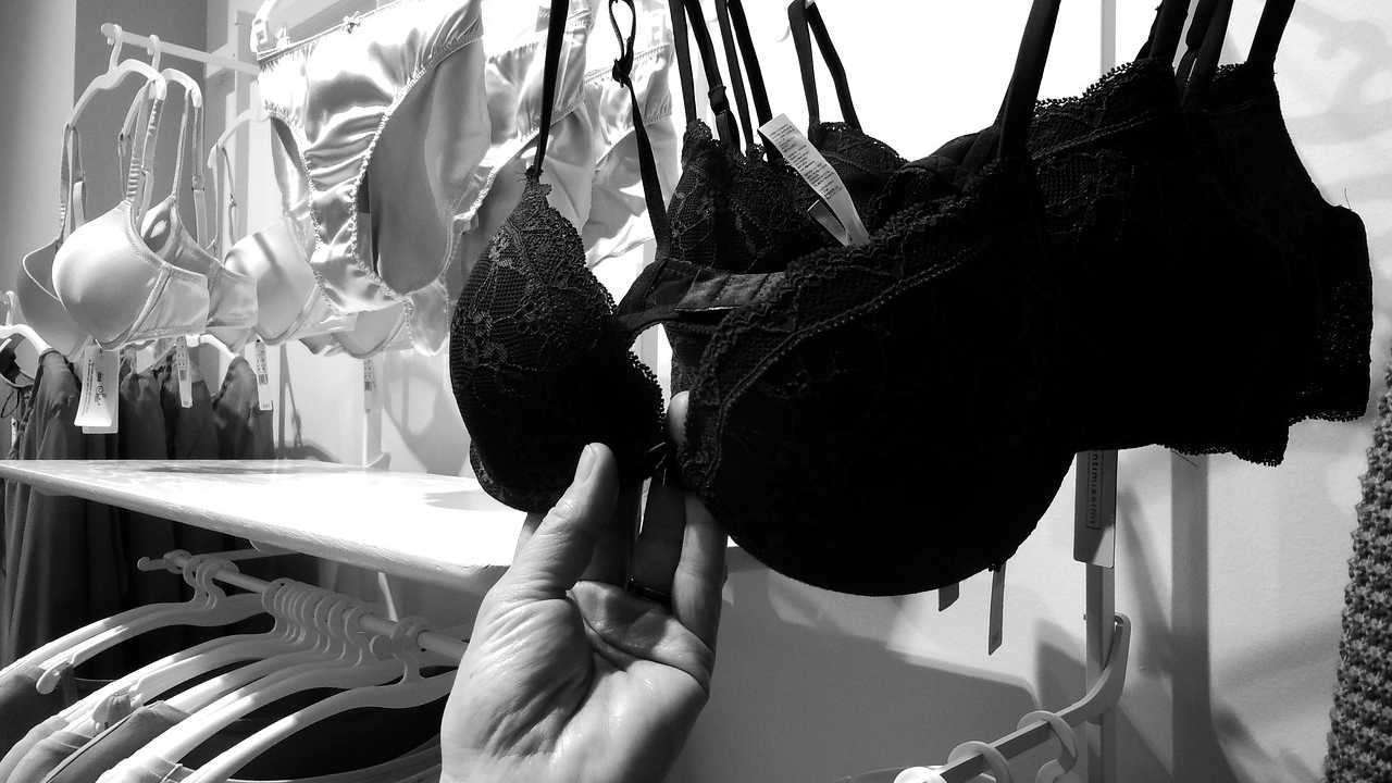 Indossare il reggiseno più adatto evita problemi di salute fisica