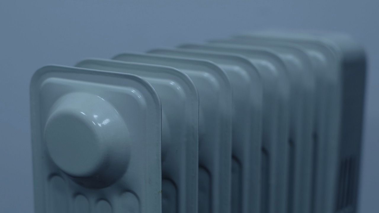 come poter ridurre la dispersione di calore utilizzando il termosifone. Il metodo