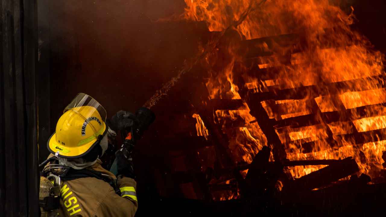 incendio lione