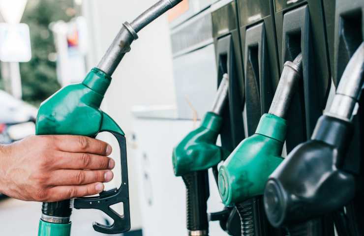 prezzi benzina ministro ambiente